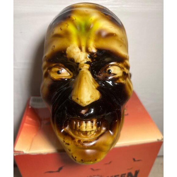 Halloween Creepy Zombie Head Prop With Box Display Lights Up Battery 6.75" Tall - Picture 7 of 9